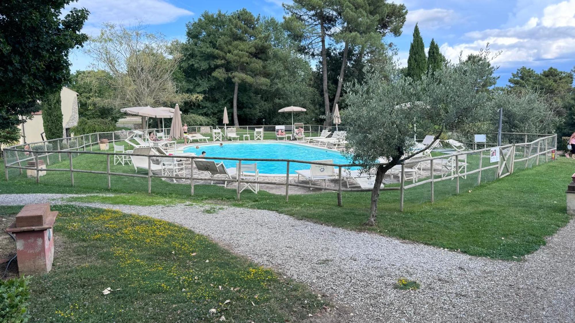 Appartamento Isenesi Gambassi Terme Exterior photo
